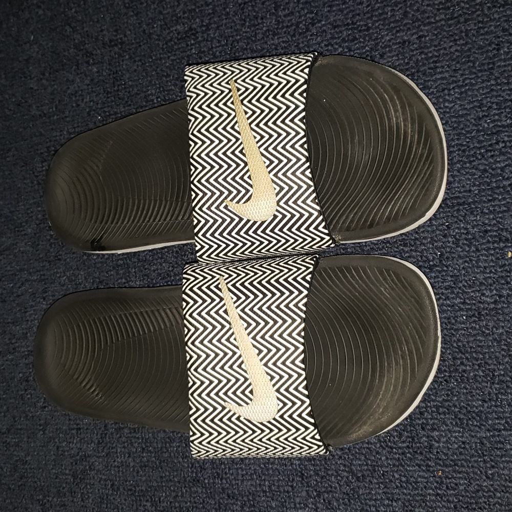 Nike Benassi Slides